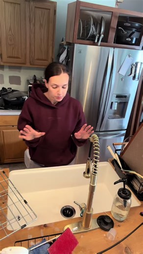 Deep cleaning through the sickness 🫶🏻😷 #justagirl #clean #cleaning #deepclean #fyp