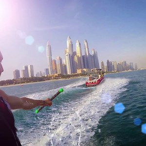 Diving, sailing, jet-skiing … when it comes to marine thrills Dubai has it all! #DubaiHoliday http://bit.ly/2pzQnMD | Visit Dubai