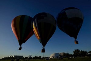 Hot-air balloon in Brazil catches fire and falls from the sky, killing 8 and injuring 13
