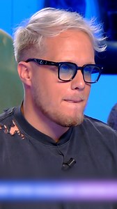 “Ça doit être ça qu’on appelle des problèmes de riche !” Guillaume Genton démarre en attaquant Fabrice Di Vizio, le qualifiant d'aigri à cause de son tweet sur "la problématique de riches" : le ton monte entre les deux. #TPMP #People #Genton | TPMP avec Baba