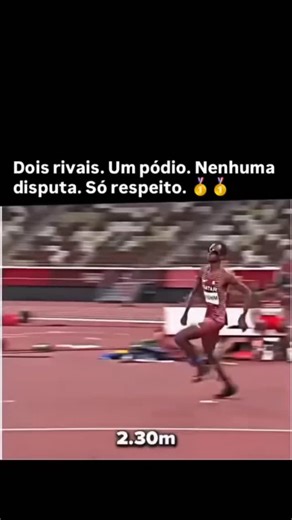 sci || tech || history on Instagram: "Em Tóquio, na final do salto em altura das Olimpíadas de 2020 (realizadas em 2021), dois atletas chegaram no limite: 🇶🇦 Mutaz Essa Barshim (Catar) 🇮🇹 Gianmarco Tamberi (Itália) Ambos saltaram 2,37 metros. Os juízes perguntaram: “Querem disputar o ouro no desempate?” 💪 A resposta? Barshim olhou pro juiz e disse: “Podemos... compartilhar o ouro?” 🥷🥷👁 A resposta foi sim. E ali, pela primeira vez na história olímpica, dois atletas dividiram o ouro. Não p