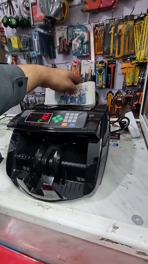 Comptez vos billets facilement avec la machine pro 33800da