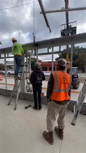 Metro Transit on Instagram: "We are now less than 100 days from the opening of the METRO E Line! As we prepare to welcome you aboard our next bus rapid transit line, crews are out finishing sidewalks and roadway work and preparing to complete the installation of shelters, real-time signs, bike racks and other station features. Thank you for your continued patience as we wrap up these construction activities. When the E Line opens on Saturday, Dec. 6, we will offer more frequent and reliable serv
