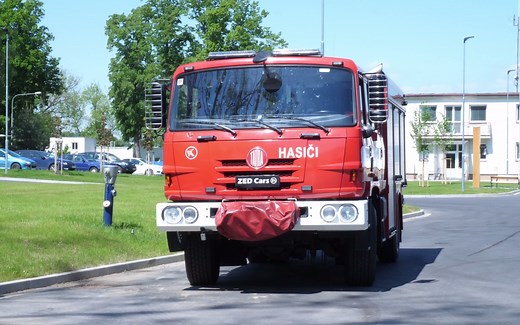 4K Tatra t815 4x4底盘消防车内部和外部介绍