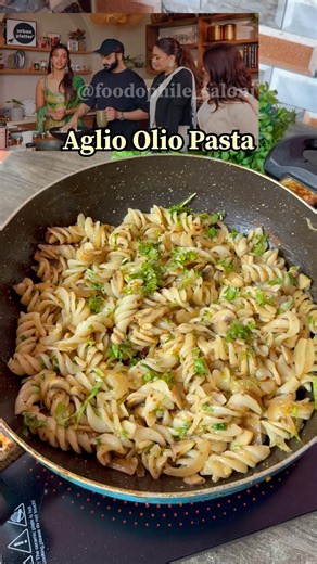 Aglio Olio Pasta inspired with Tripti Dimri #viralrecipe #viralpasta #pastarecipe #ytshorts #food