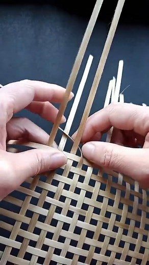 Small Bamboo Basket Weaving Tutorials 📷: Bamboo Arts https://www.youtube.com/@bambooartskh #BaeBamboo | Bae Bamboo