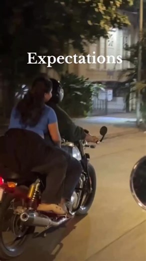 Mridul Khanna on Instagram: "One last trend before the year ends..📉"