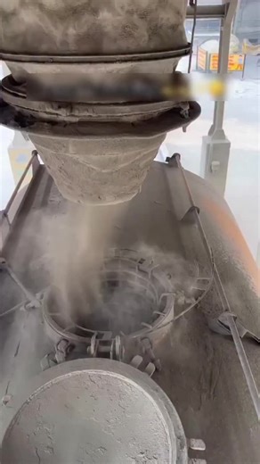 How Cement Is Loaded Into Trucks? #reelsvideo #reels