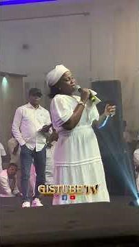 Senwele Jesu in tears at the night of tribute of Taiwo Adegbodu twins