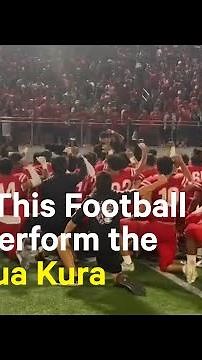 Hawaiian High School Football Team Performs Haka Before Game