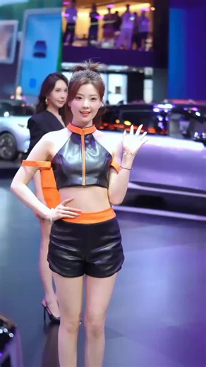 Chun Xiao: The Alluring Chinese Model