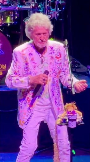 "Roundabout" Jon Anderson w. Band Geeks - Red Bank, NJ 4-23-26 #shorts #rocknroll #concert