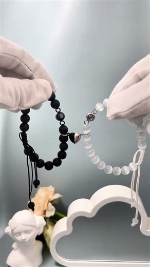 Best ladies lockets and designer chains