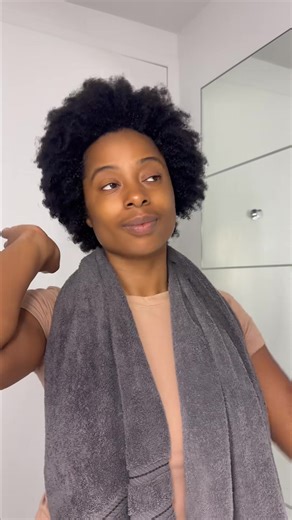 Revitalize Your Hair with Detoxifying Shampoo