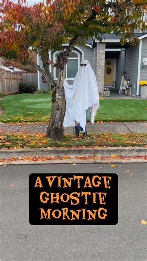 The classic vintage sheet ghostie is back for Halloween | Vintage Fabric Studio