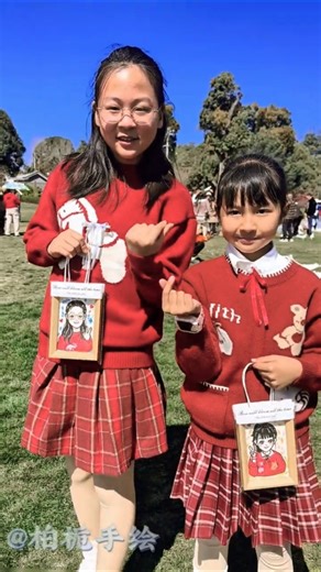 Sunshine, Peace Sign & Sketch Time – Ek Pyari Si Park Portrait Story 🧚🏻