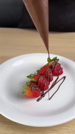 Melt Chocolate Easily! | YumRecipes