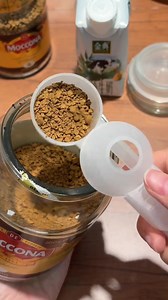 Easy-to-Pour Seasoning Gadget That Solves Messy Shakers