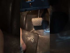 Wie setzt man das TCM-Modul im Ford Fiesta zurück?