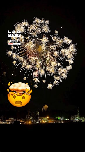 1.9M views · 42K reactions | Japan do fireworks on a completely different level 勞 #fblifestyle #fireworks #Japan | LADbible | Facebook