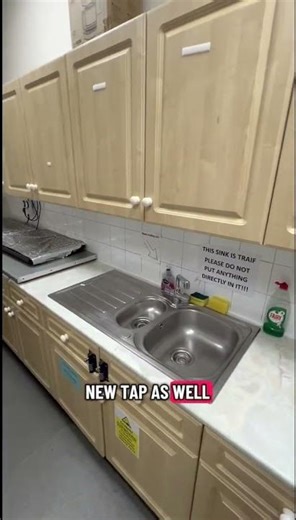 How to modernise your kitchen on a budget by replacing the doors/drawers & worktop #kitchenremodel