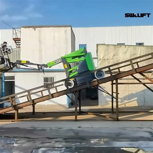🚀 Articulated Boom Lifts Climbing Test | Steep Slope Challenge! 🔧🏗️#boomlift #articulatedboomlift