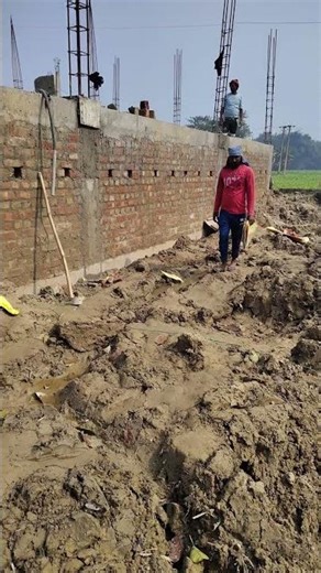 Ghar Ke Bagal Mein Gadhdha Nuksan Tay. #civiltips #construction #beamforming #house #mistri