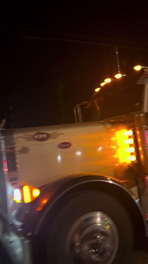 Exploring the Power of Peterbilt Trucks in Texas