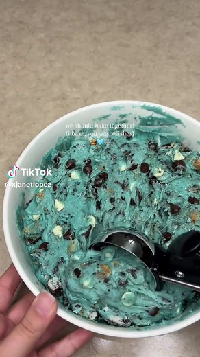 Easy Mexican Cookie Recipes to Bake Together