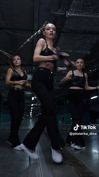 Cutting Shapes Dance Performance Techniques