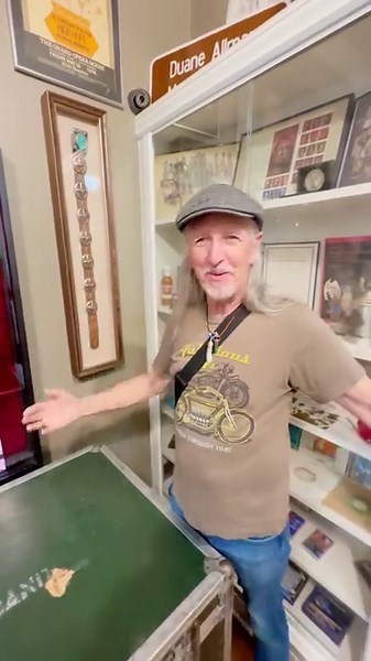 Pat sharing a fun story from the past during todays visit at The Big House Museum | The Doobie Brothers