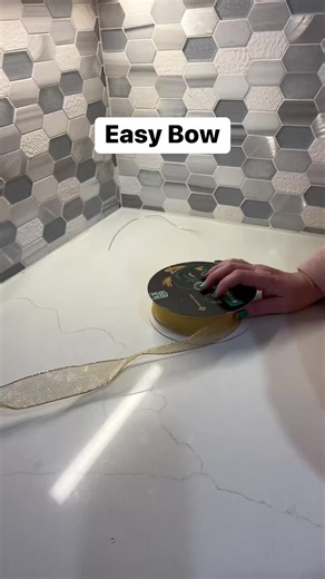 Easy bow. Make as many loops as you want. The more loops the fuller the bow. | Creative Crafting by Katie