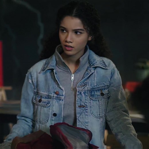 Emotional Reaction to 'Are You Afraid of the Dark' Show by Malia:)