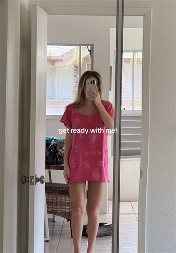 good morningggg let’s get ready together!! i hope everyone has the best monday 💗💗💗 #getreadywithme #grwm #selfcare #quickgrwm