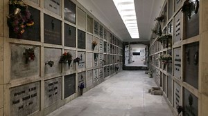 Les galeries funéraires du cimetière de Laeken désormais totalement accessibles au public - RTBF Actus