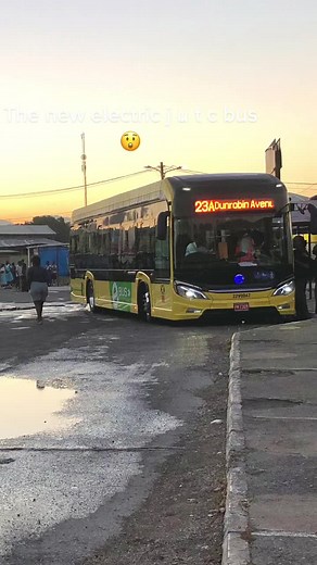 It look like a E-class benz yfff😍😂 But it clean asf #fyp #bus