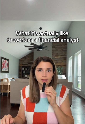 What It's Like to Work as a Financial Analyst