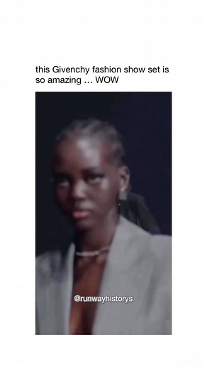 iconic runway moments | i would LOVE to have gone to this + the model is stunning 😭 @runwayhistorys for more! | Instagram
