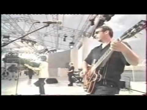 The Pretenders : "Human" Live.wmv