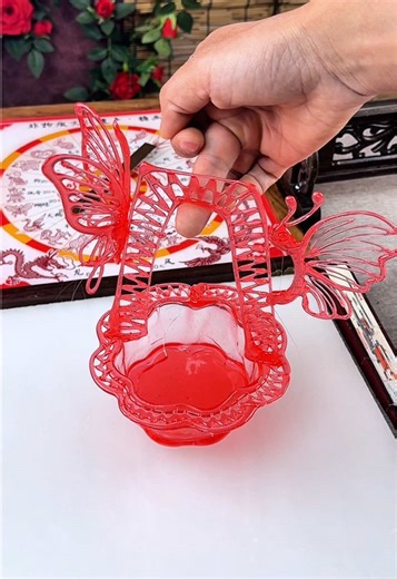 Make a beautiful flower basket with sugar