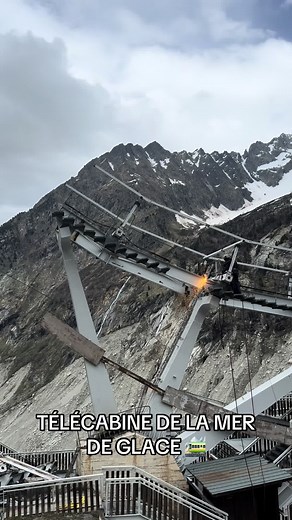 Démantèlement de la télécabine de la Mer de Glace