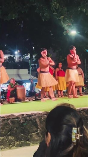 Hawaiian Dance at Waikiki Beach
