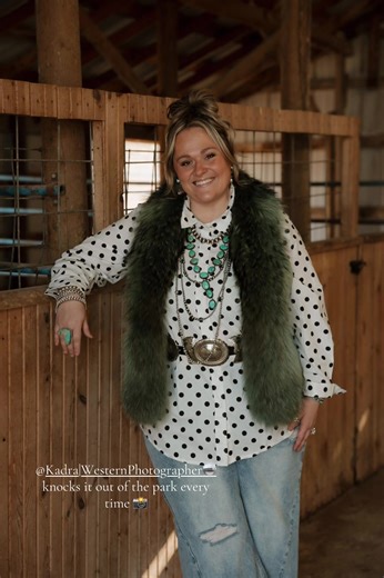 Danni Jo Sittig (Hinman) (@dannijodesigns)’s videos with you look like you love me - Ella Langley & Riley Green