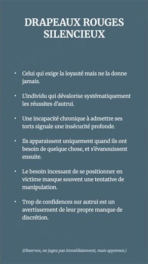 Drapeaux Rouges Silencieux | Gris Bleu Muted & Blanc Cassé\n\nApprenez...