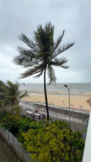 Malakas na hangin sa Manila Baywalk, 10 November 2025. | Engr. berto