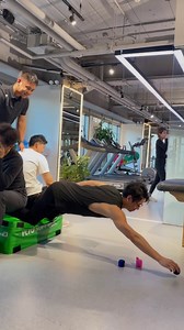 The challenge of core strength. #skill #workout #corestrength #power #friends #gym #fun #competition #entertainment #amazingChinesepeople #interesting #havefun #enjoy #happylife #share Credit to 11383308256 on Xiaohongshu. | Young China