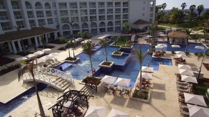 Indulge in an adults-only staycation in Montego Bay, tucked between the Caribbean Sea and mountain peaks. | Hyatt Zilara Rose Hall