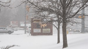 Why is this south Fort Collins sign stuck on island time?