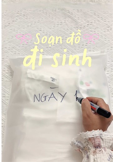 Một chiếc video soạn đồ đi sinh đầy đủ giờ mới up. 🥰 Với cách soạn đồ này mom nên nói trước với chồng hoặc người nhà nhé. List này hôm đi sinh mình không bị thiếu thứ gì luôn. Chồng cũng dễ dàng lấy đồ để đi tắm bé. Máy hút sữa nhớ tiệt trùng trước nhé các mom. Ngày thứ 3 ngực mình cương sữa, may có máy để dùng liền luôn. Mom nào chưa biết sinh mổ hay sinh thường thì soạn 5 ngày nhé. #soandodisinh #mebimsua #landaulamme #nuoiconbangsuame #disinh