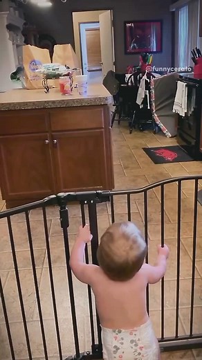 2.6M views · 78K reactions | Dad comes home  #drole #funny #bebedrole #babyfunny #bebedroles #bebemignon #videofunny #videodrole #Fbreelsdrôle #vidéosdrôles | Have funn creator | Facebook